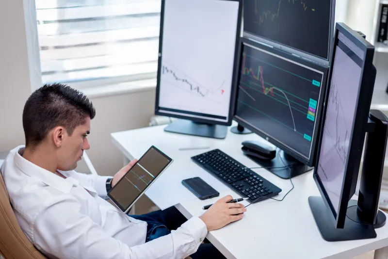 Lock It In: How Smart US Crypto Bettors Are Using Stablecoin Arbitrage to Bank Profits Before the Clock Runs Out